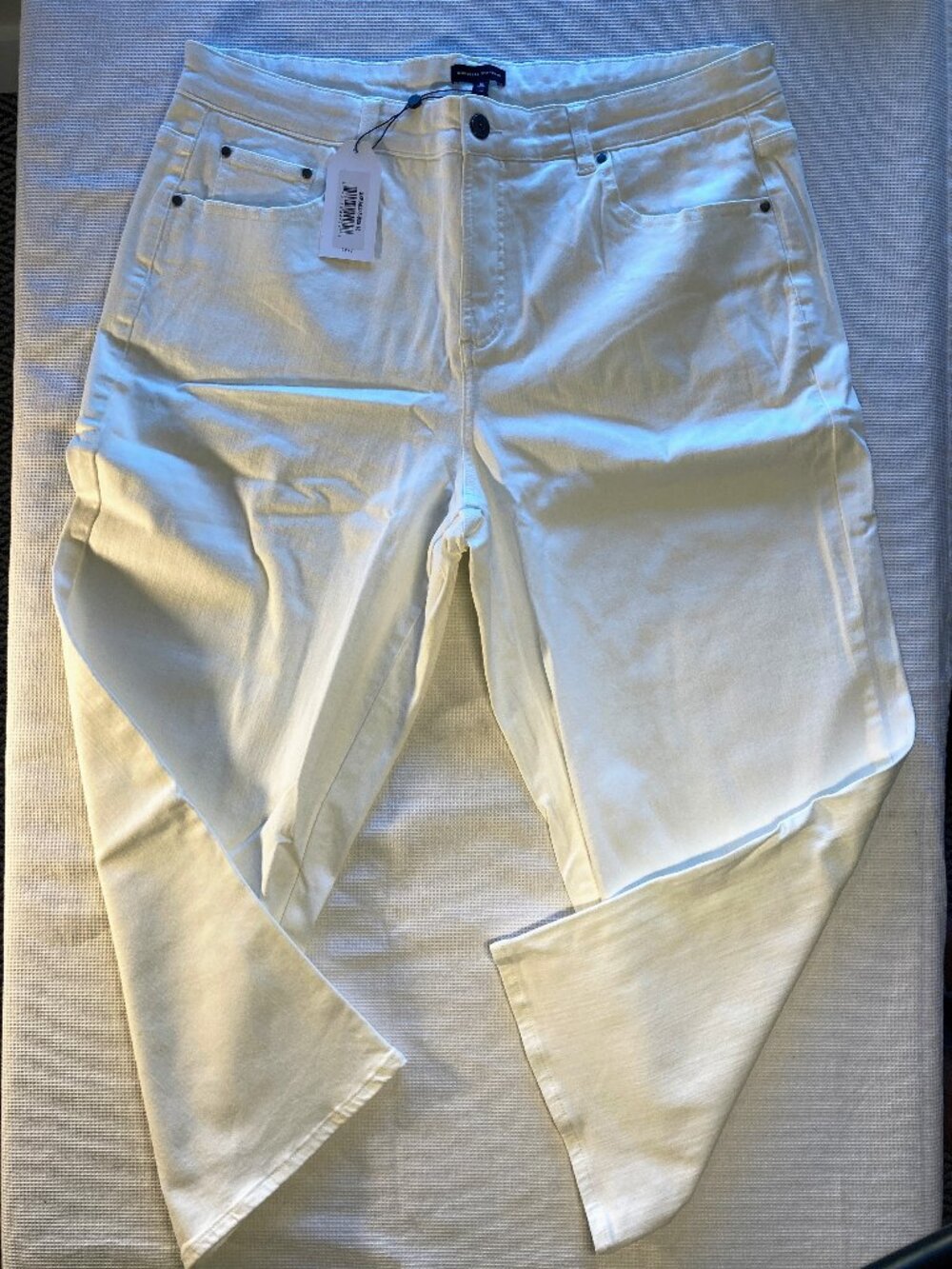 NWT Universal Standard white cropped jeans